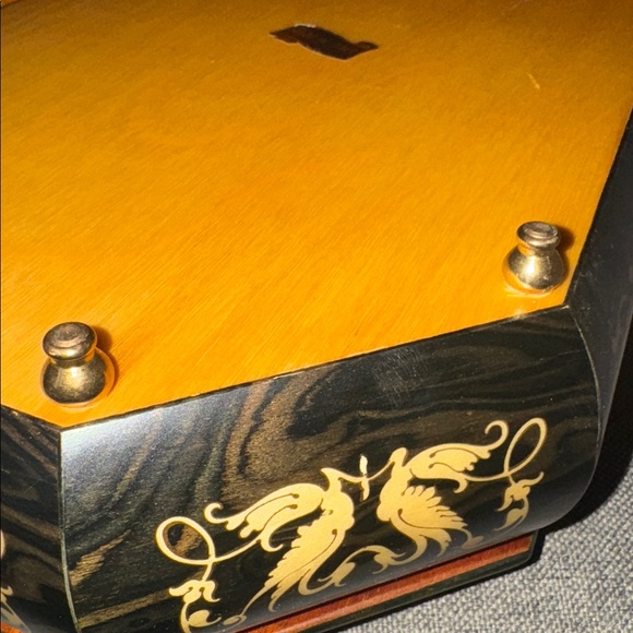 Exquisite Vintage Italian Inlaid Wood Music Box - Excellent Condition - Picture 9 of 12